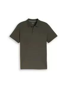 basic polo with contrast