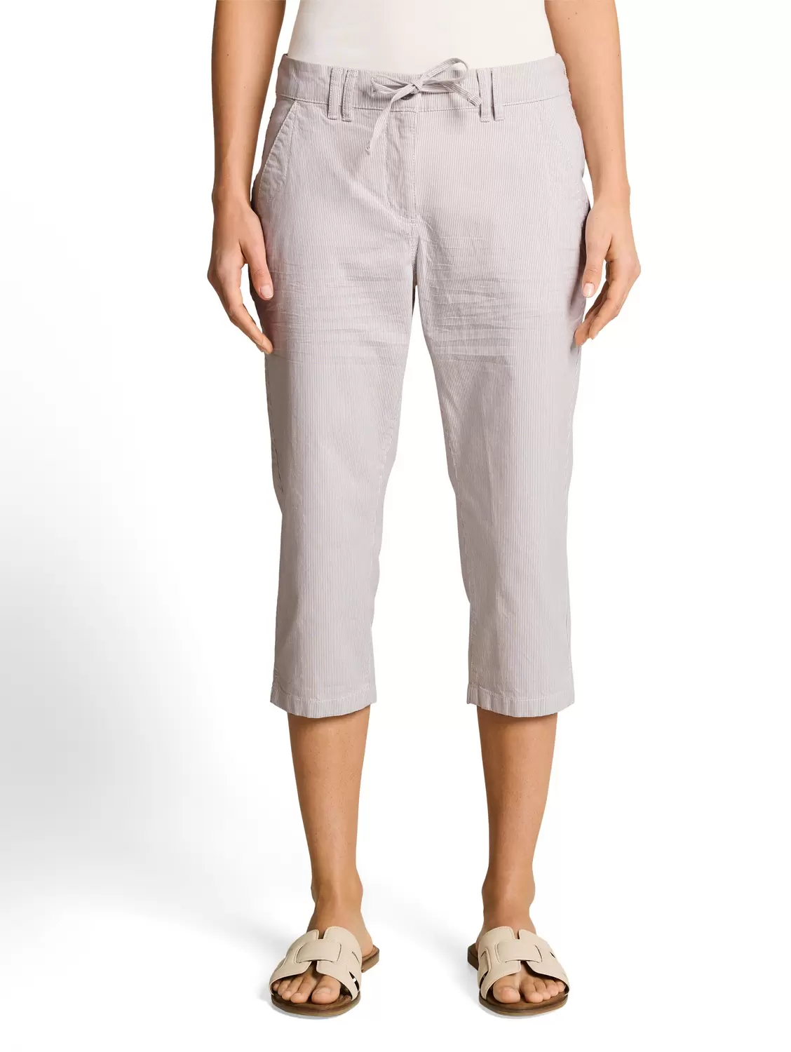 TTTapered relaxed capri female
