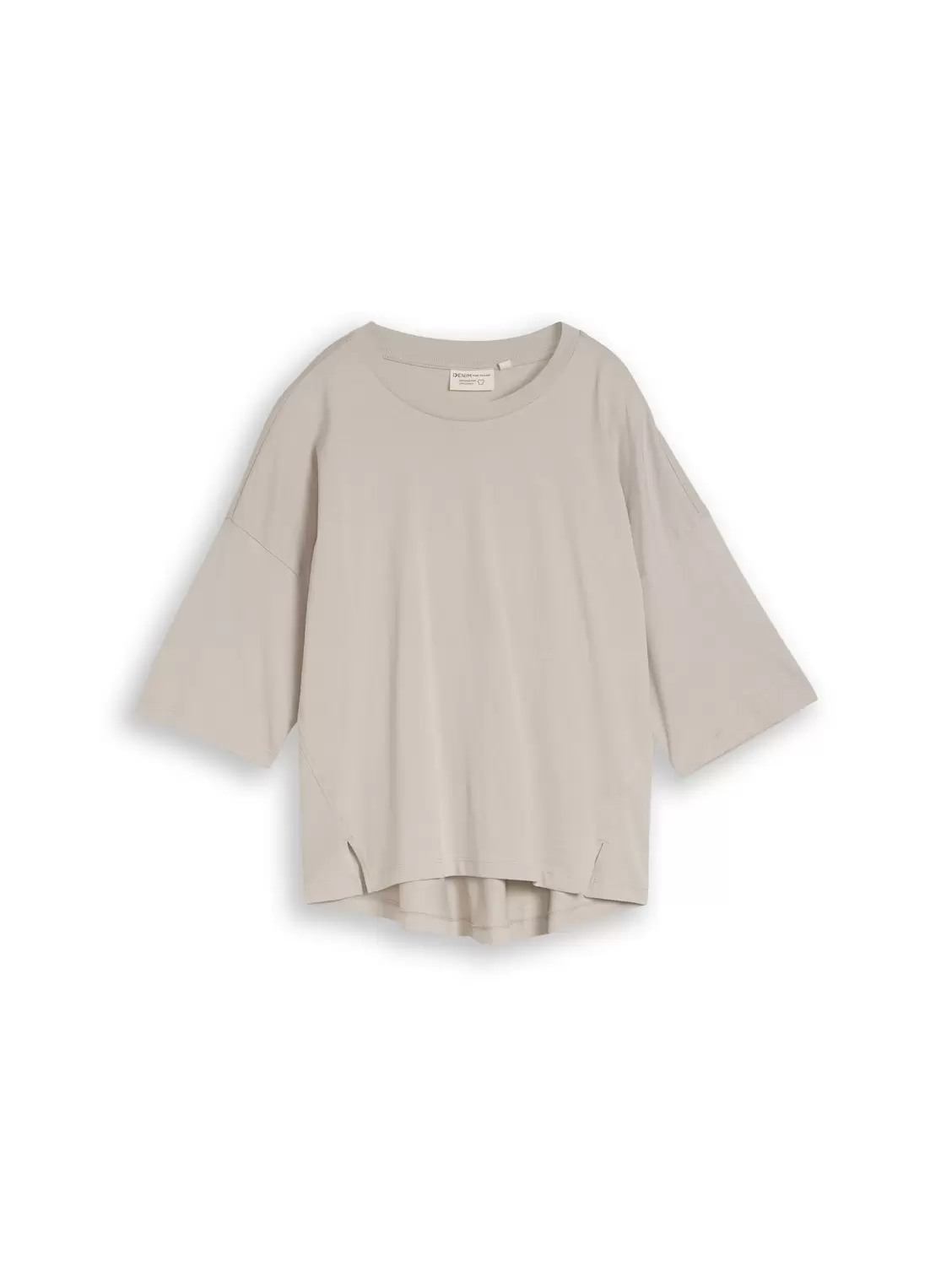 loose T-shirt with deviding se