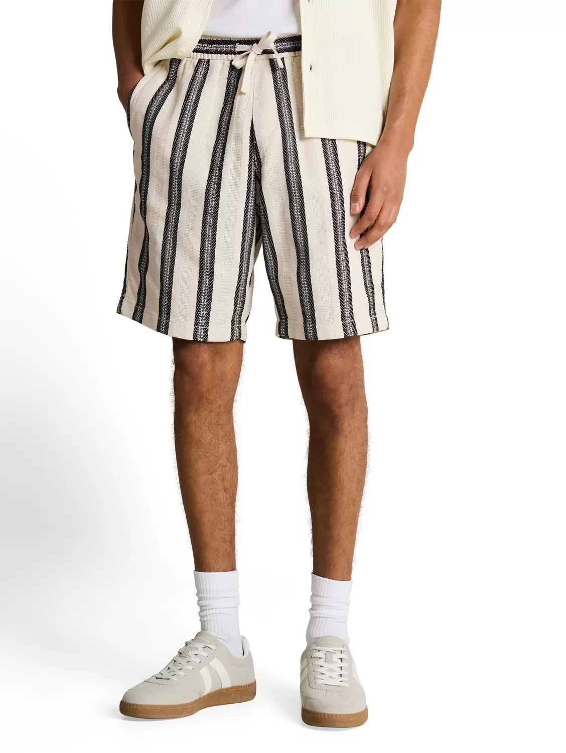 Relaxed structured striped sho male