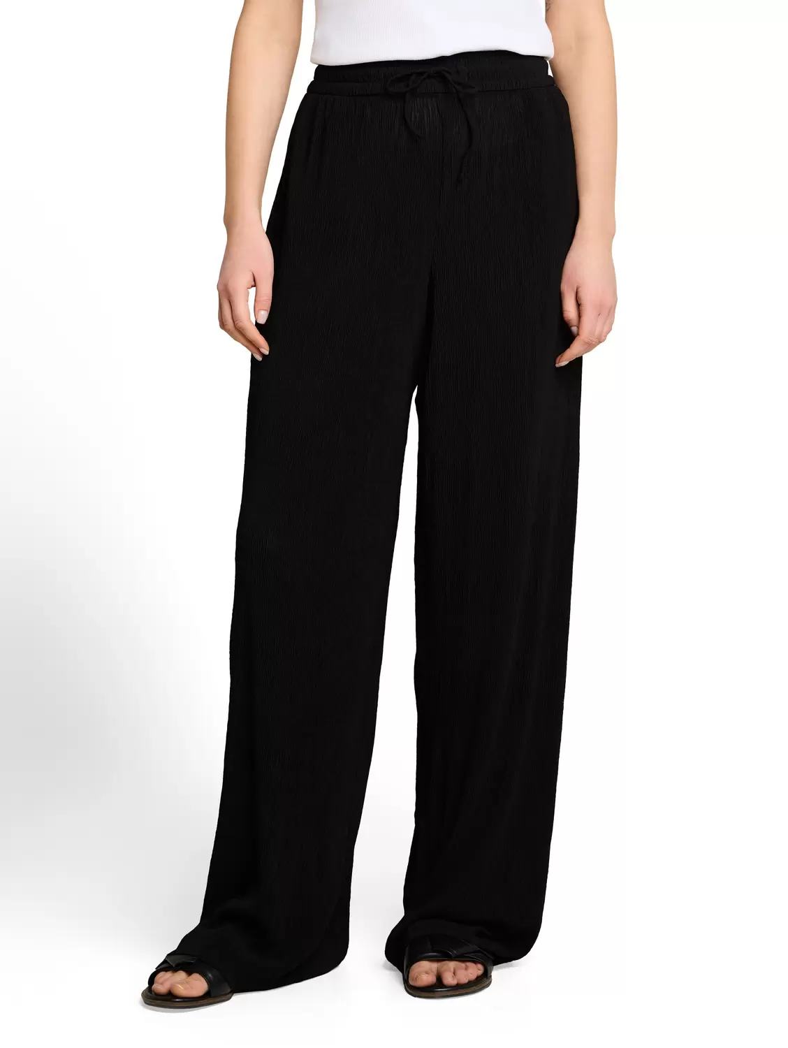 Loose fit wide leg crinkle female