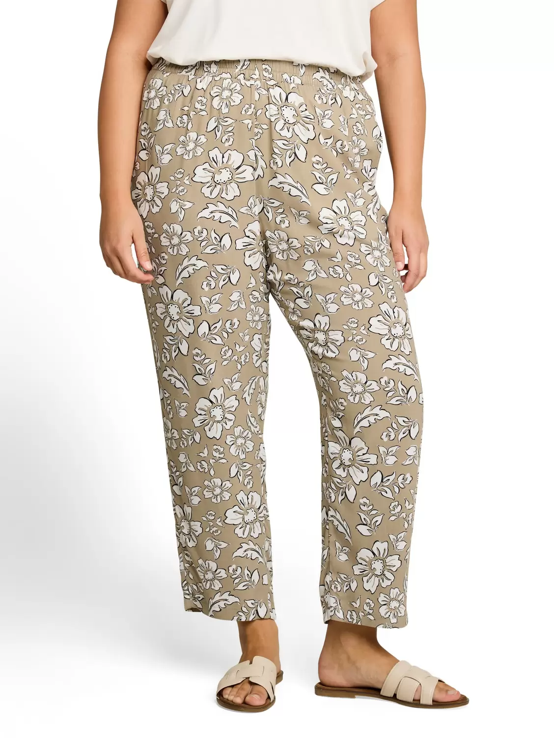 Loose fit pants female