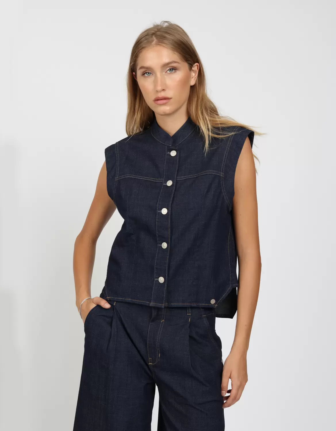 94LARA VEST - relaxed fit