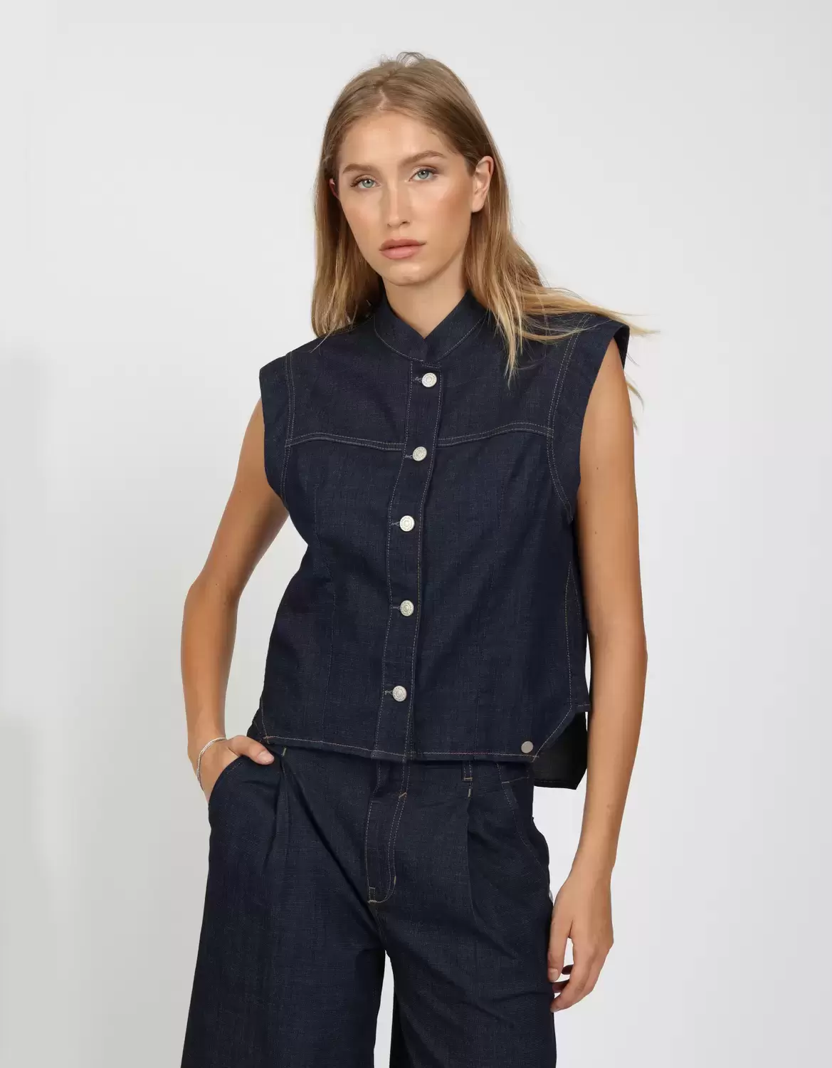 94LARA VEST - relaxed fit