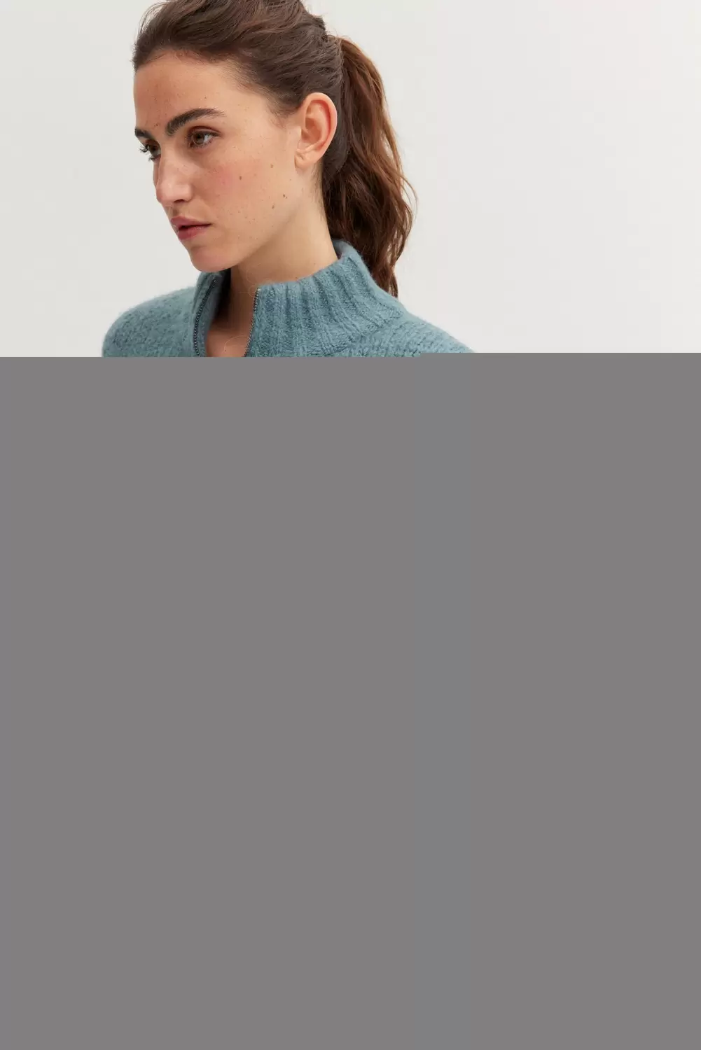 Cozy oversized Troyer female