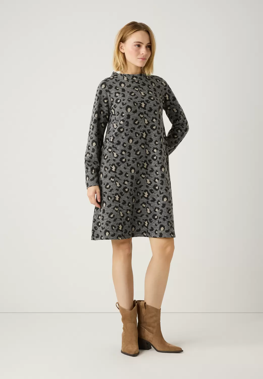 Jerseykleid mit Leomuster