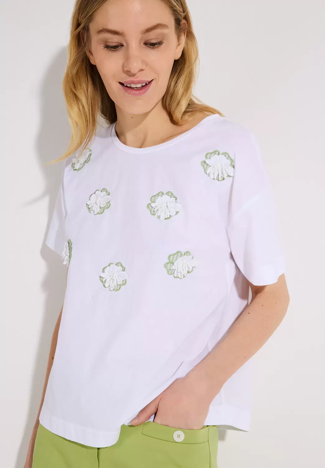 Shirt with Flowers and Sequins female