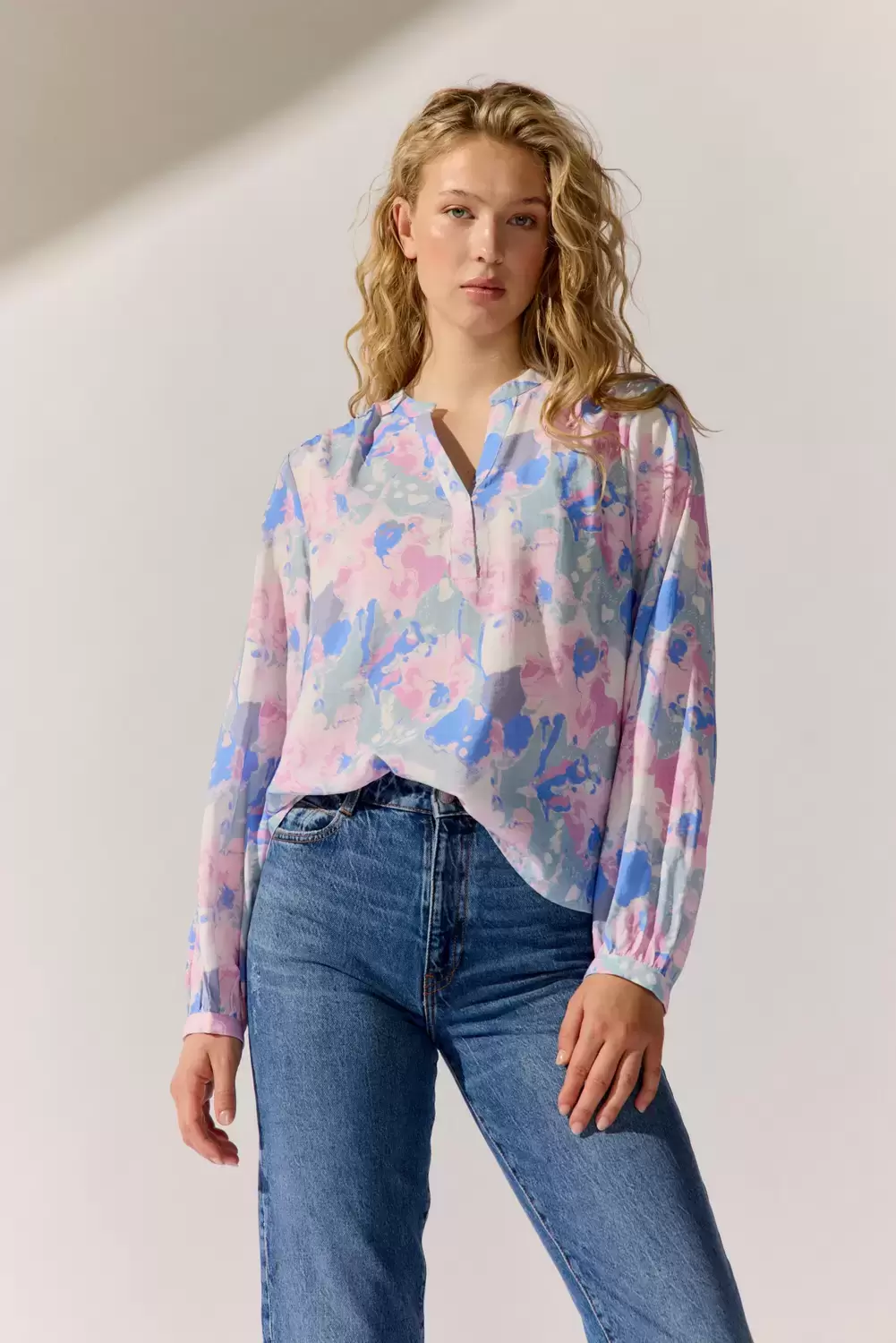Blouse structured AOP