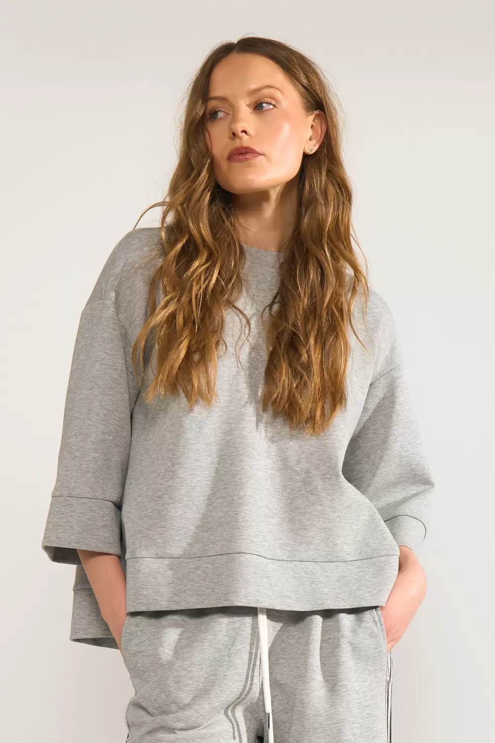 NUNATHALIE SWEAT female
