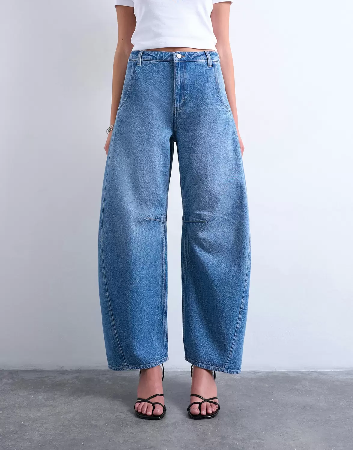 TSNANNA OVERSIZED BARREL DNM JEANS female