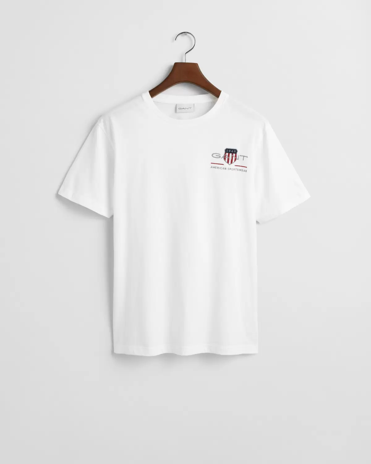 REG ARCHIVE SHIELD EMB SS T-SHIRT male