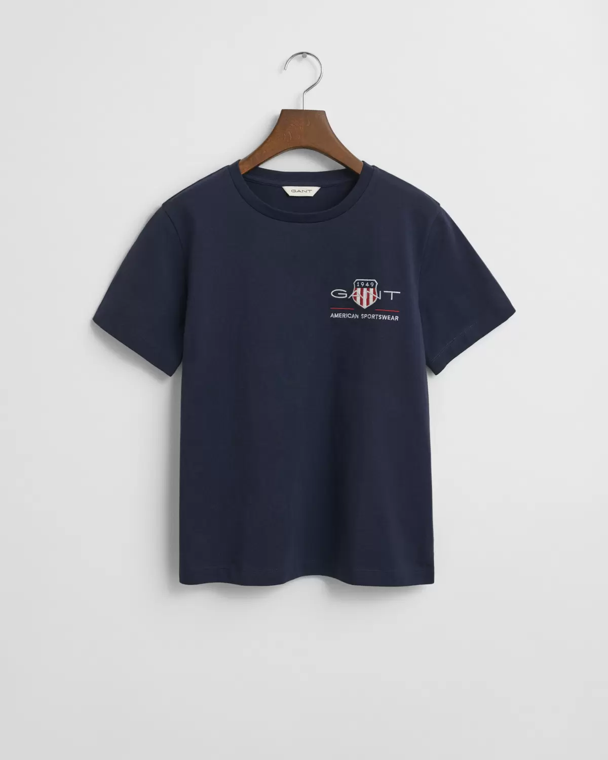 REG ARCHIVE SHIELD SS T-SHIRT female