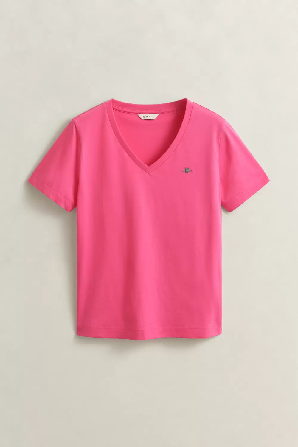 REG SHIELD SS V-NECK T-SHIRT female