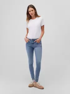 ADRIANA
