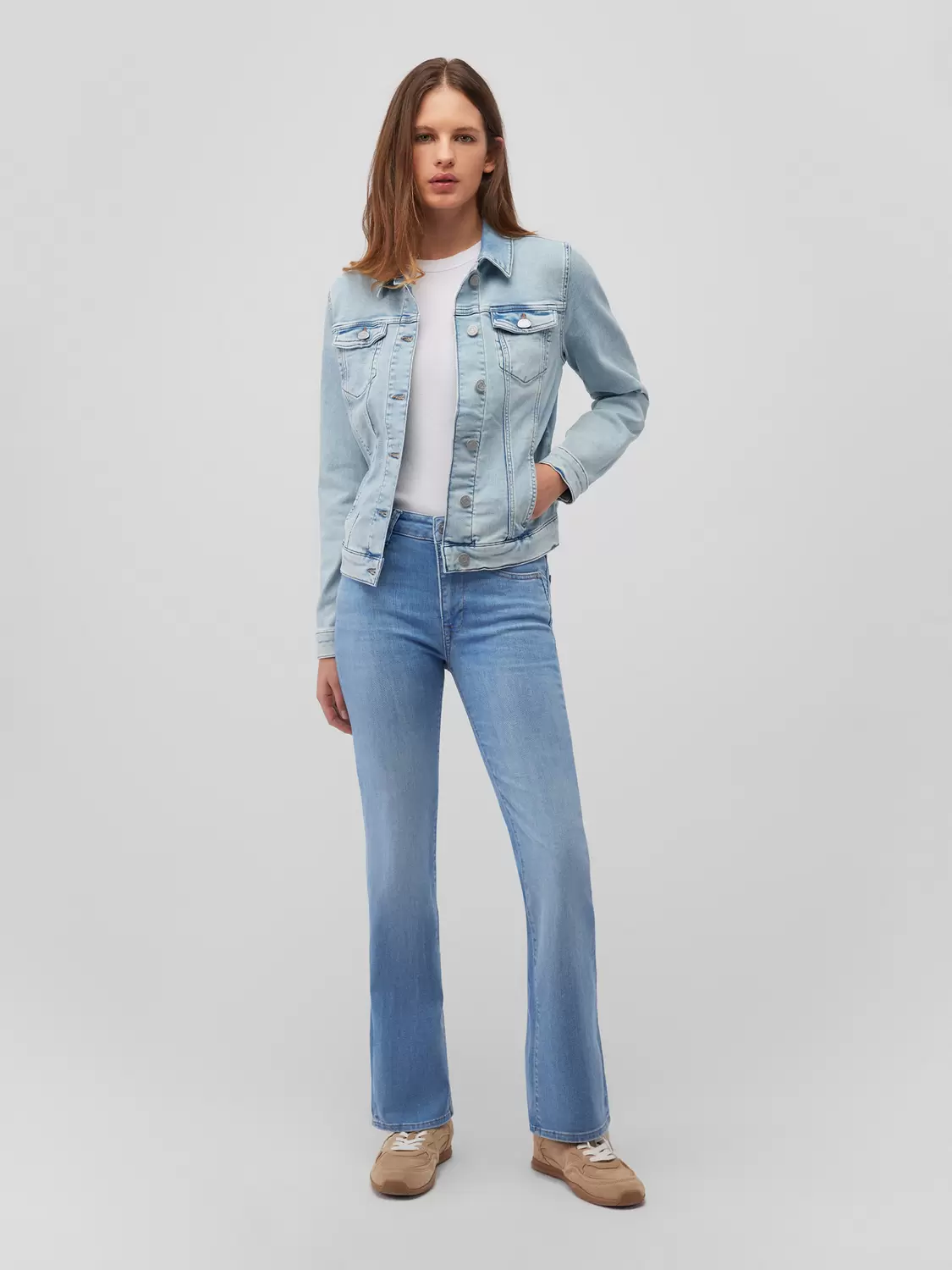 Daisy Tech female