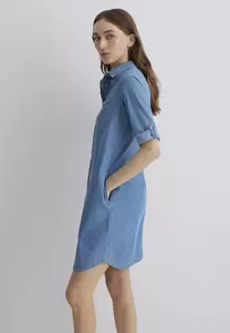 LYRA