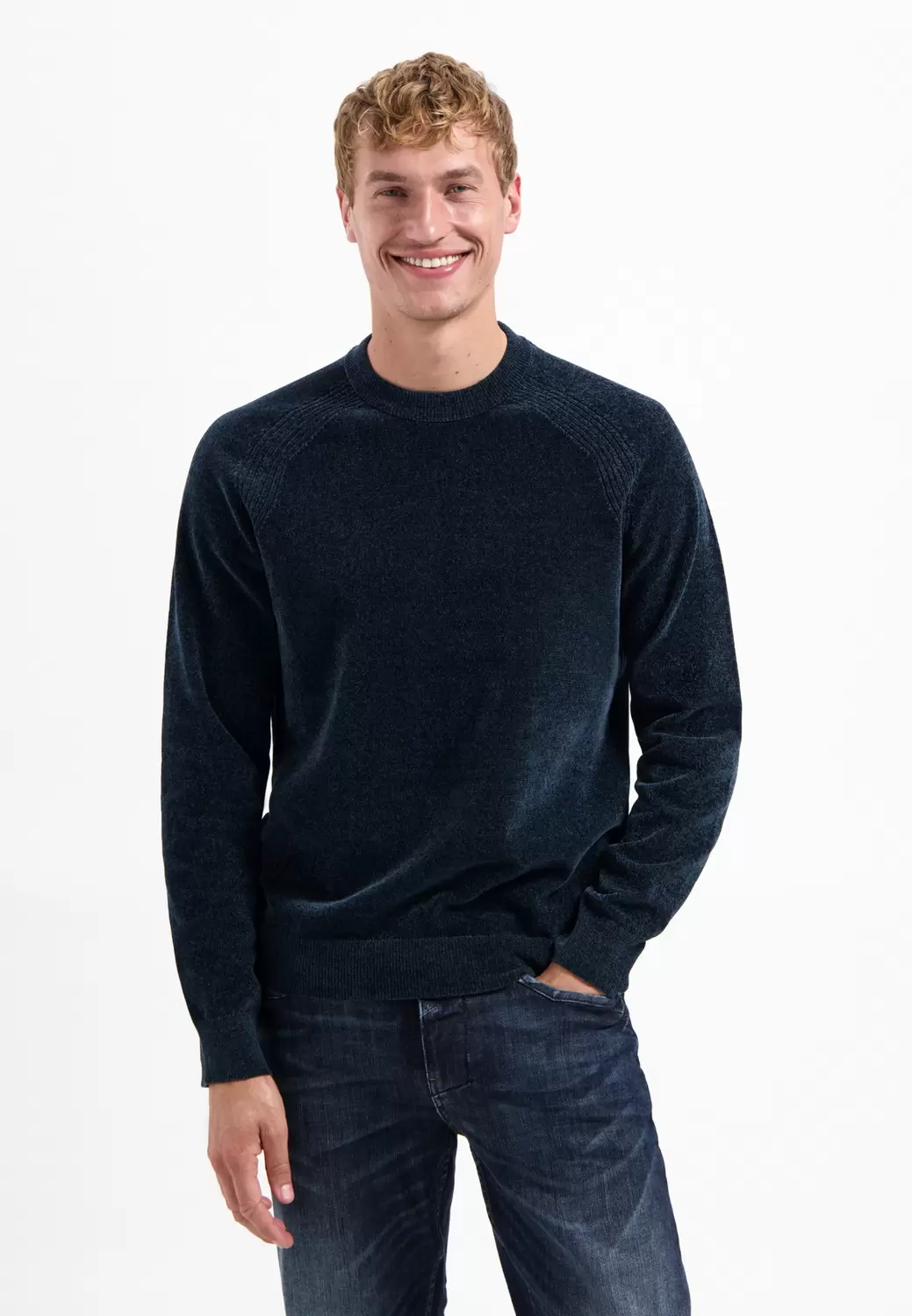 Pullover Crewneck Light Weight Chen male