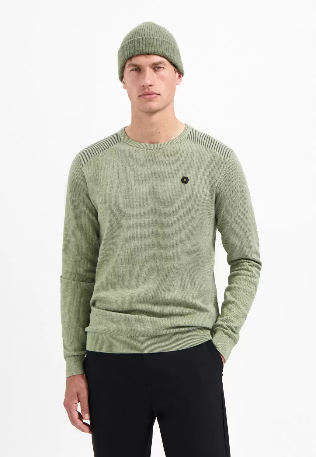 Pullover Crewneck Plated Structure Knit
