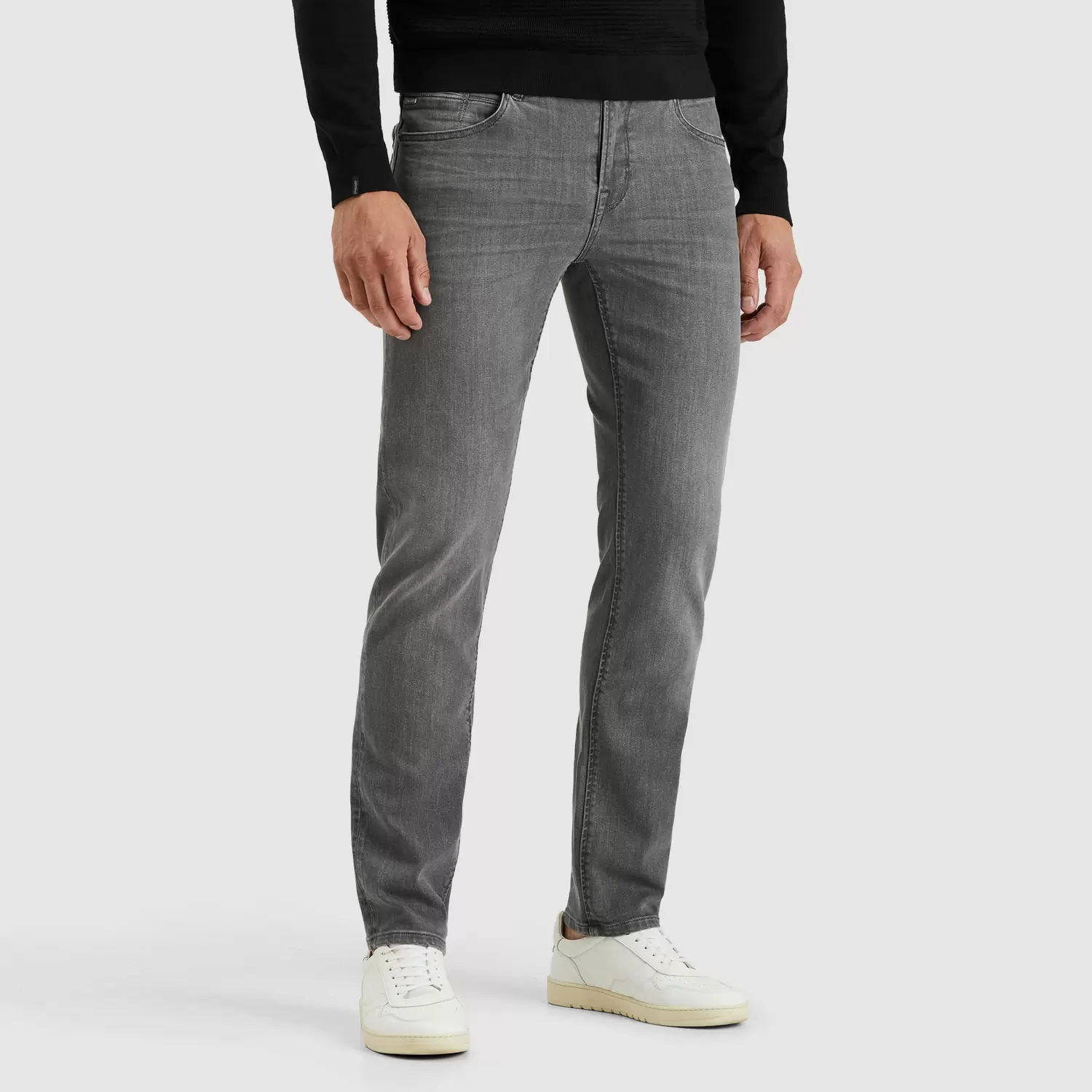 V7 - REGULAR male