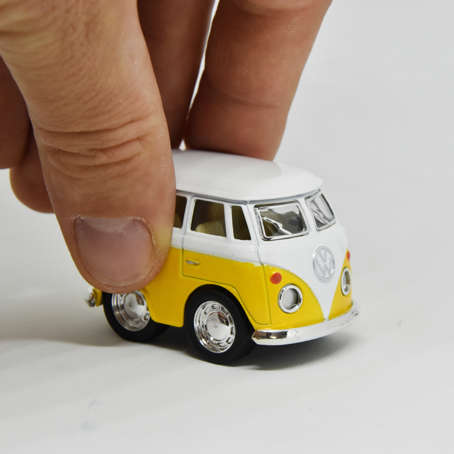 Modellauto Volkswagen VW T1 Bus Comic Style in blau mit Rückziehmotor 1960