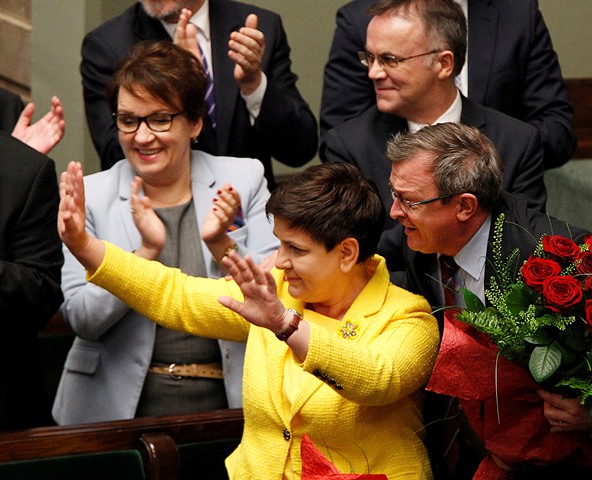 Nahé dievčatá PiS