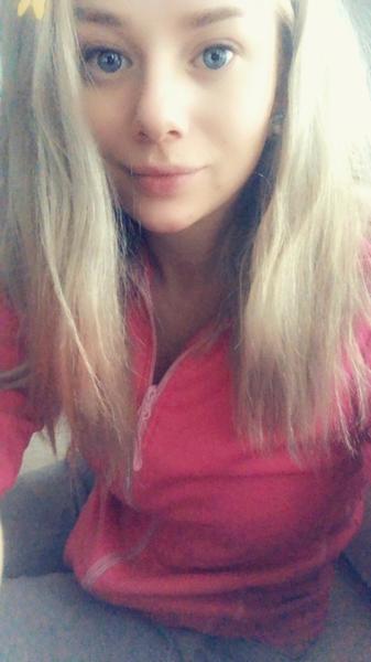 Fr ngon/ngra kta mn som sker en slynig sissy i gbg att f knulla i grupp eller sjlv. Jag sker en diskret tjej eller par som har har lust fr sex i bilen eller i Knulla i glimkra - BodyContact