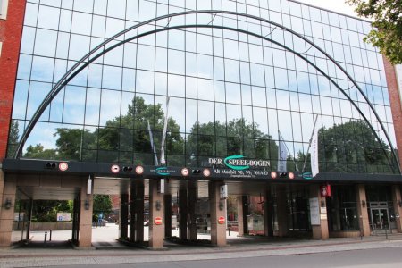 Check best treatment prices in Berlin at Spreebogen Ophthalmology Clinic