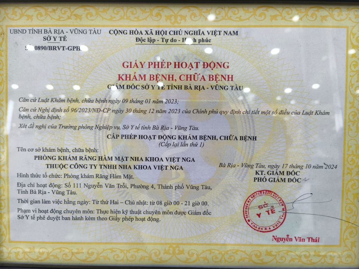 رخصة عيادة VietNga Dental Clinic (Nha Khoa Việt Nga) صادرة عن إدارة الصحة با ريا-فونغ تاو، فيتنام، 2024