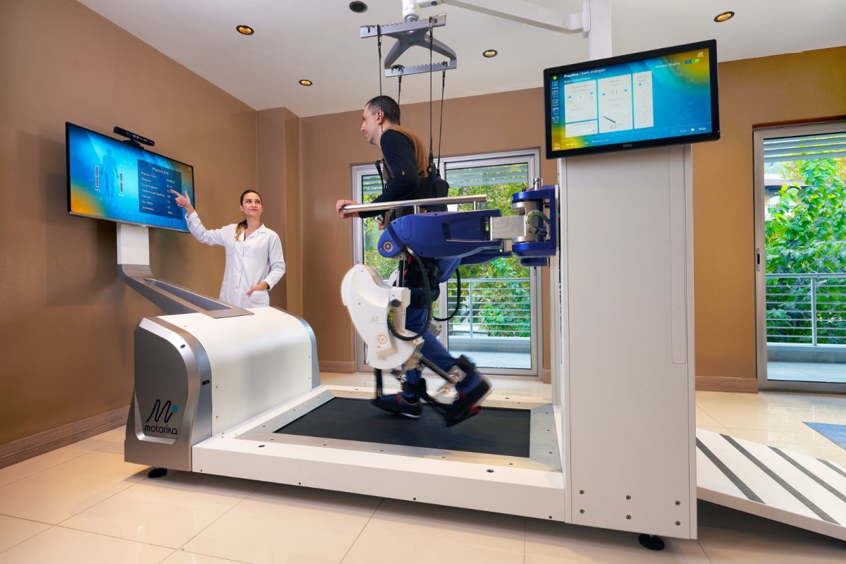 Robotic-assisted physiotherapy session at Nobel Medical, Physical Therapy & Rehabilitation Center