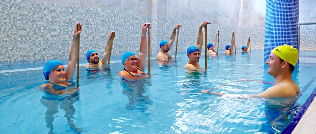 Séance de physiothérapie aquatique au Nobel Medical, Physical Therapy & Rehabilitation Center