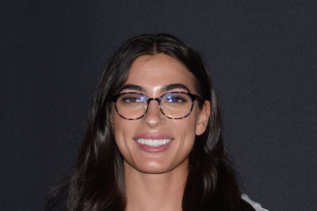 Resultado de implante dental en YeahSmile: sonrisa restaurada con dientes naturales