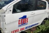 Deur met ruit linksvoor wit Suzuki Celerio ('15-'20)