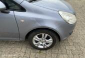 Opel Corsa D 1.2-16V  KELURCODE 4A4 163 ALLEEN ONDERDELEN