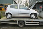 Onderdelen Toyota Yaris 1.3-16V VVT-i 2000 5-deurs
