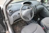 Onderdelen Toyota Yaris 1.0-16V VVT-i 5-deurs 2001