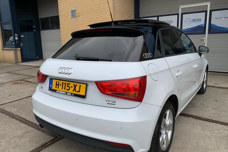 Audi A1 Sportback 1.0 TFSI | Panoramadak | S-Tronic | S-Line