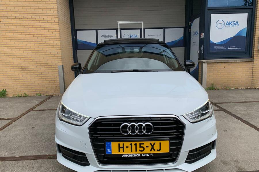 Audi A1 Sportback 1.0 TFSI | Panoramadak | S-Tronic | S-Line