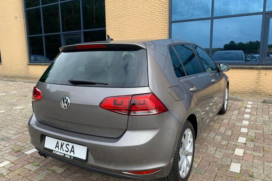 Volkswagen Golf 1.4 TSI ACT Business Edition R Connected