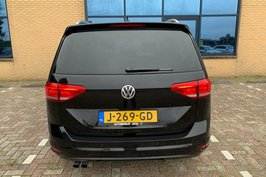 Volkswagen Touran 1.4 TSI Highline 150pk DSG Facelift 17inch