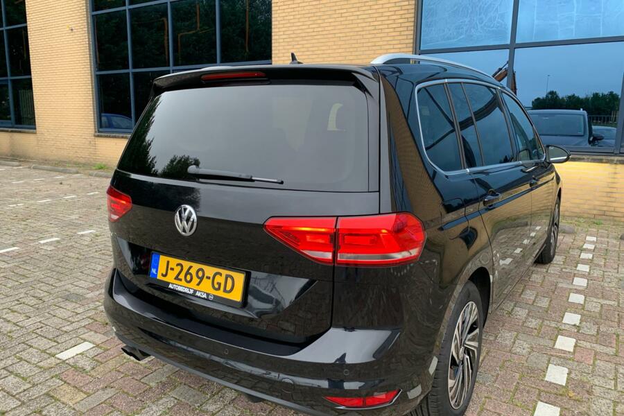 Volkswagen Touran 1.4 TSI Highline 150pk DSG Facelift 17inch