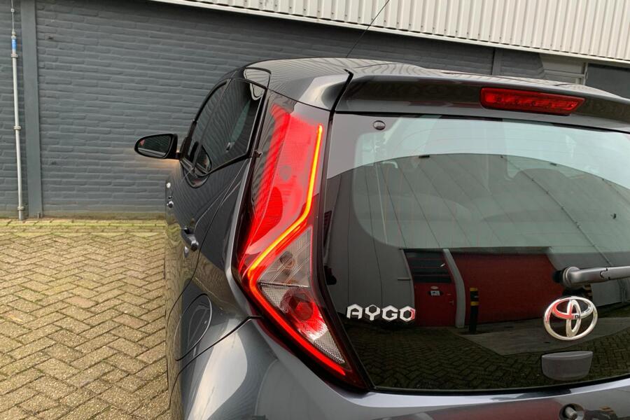 Toyota Aygo 1.0 VVTi x-joy | Camera | Sportvelgen | Garantie