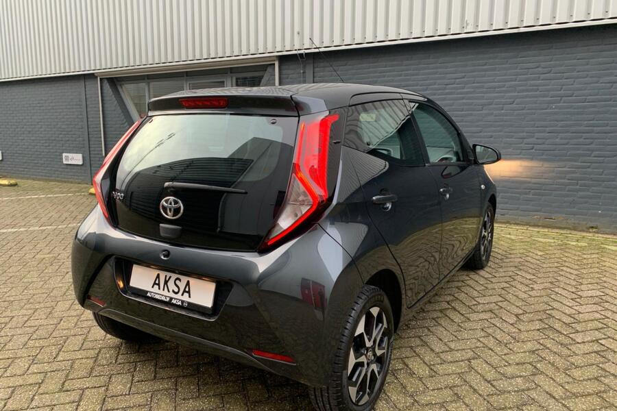 Toyota Aygo 1.0 VVTi x-joy | Camera | Sportvelgen | Garantie