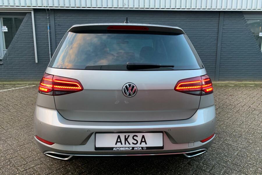 Volkswagen Golf 1.5 TSI 150pk Highline DSG Digitale Cockpit