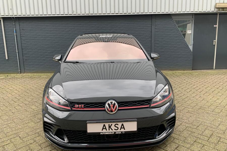Volkswagen Golf 2.0 TSI GTI Clubsport 365 pk | Pano | Bomvol