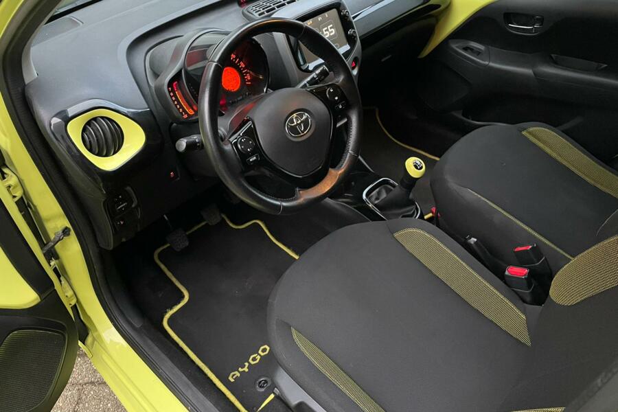 Toyota Aygo 1.0 VVT-i x-cite | Keyless | Climatic | Camera