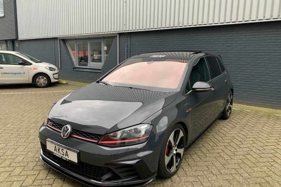 Volkswagen Golf 2.0 TSI GTI Clubsport 365 pk | Pano | Bomvol