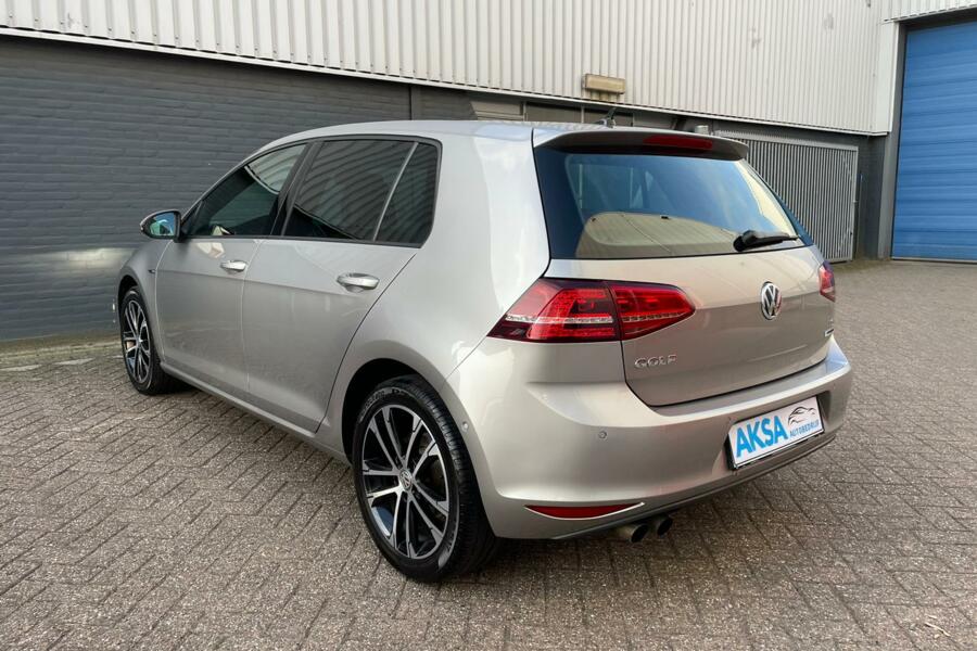 Volkswagen Golf 1.4 TSI ACT 150pk Edition | DSG | Bruin Leer