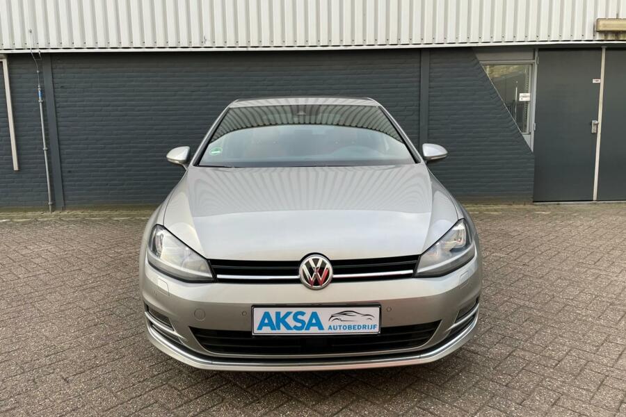 Volkswagen Golf 1.4 TSI ACT 150pk Edition | DSG | Bruin Leer