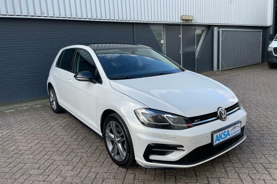 Volkswagen Golf 1.5 TSI 150pk R-Line | Pano | DSG | Camera