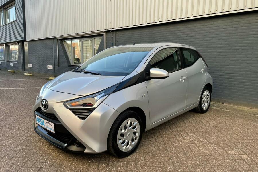 Toyota Aygo 1.0 VVT-i x-play | Camera | Navi | Bluetooth